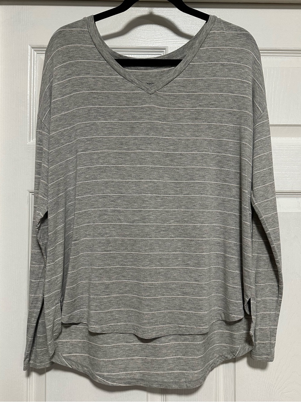 Mossimo Supply Co Gray Striped V-Neck Long Sleeve Top Women’s M